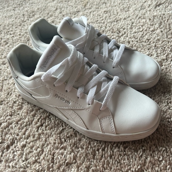 Womens Reeboks - size 6 White/Silver - Picture 8 of 10